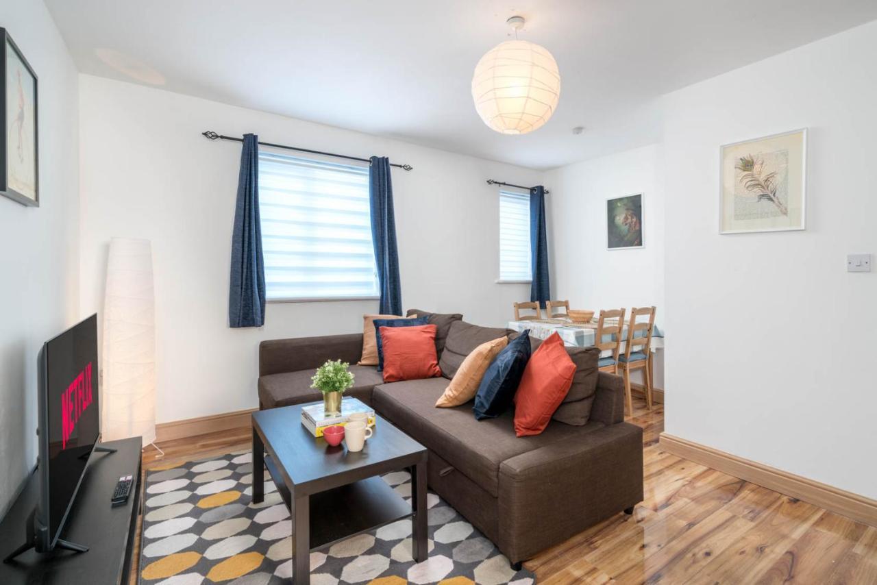 2 Bedroom Flat Near London Excel Екстер'єр фото