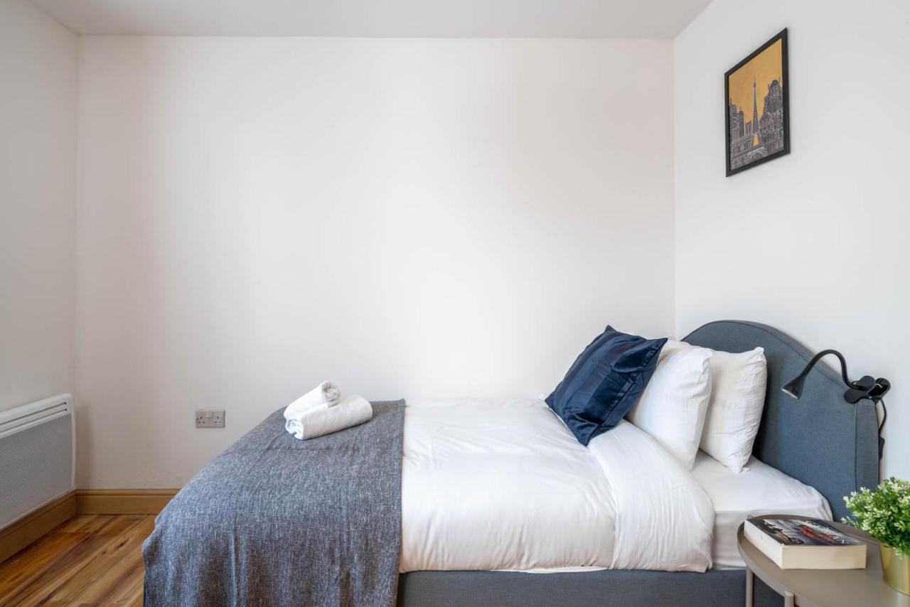 2 Bedroom Flat Near London Excel Екстер'єр фото